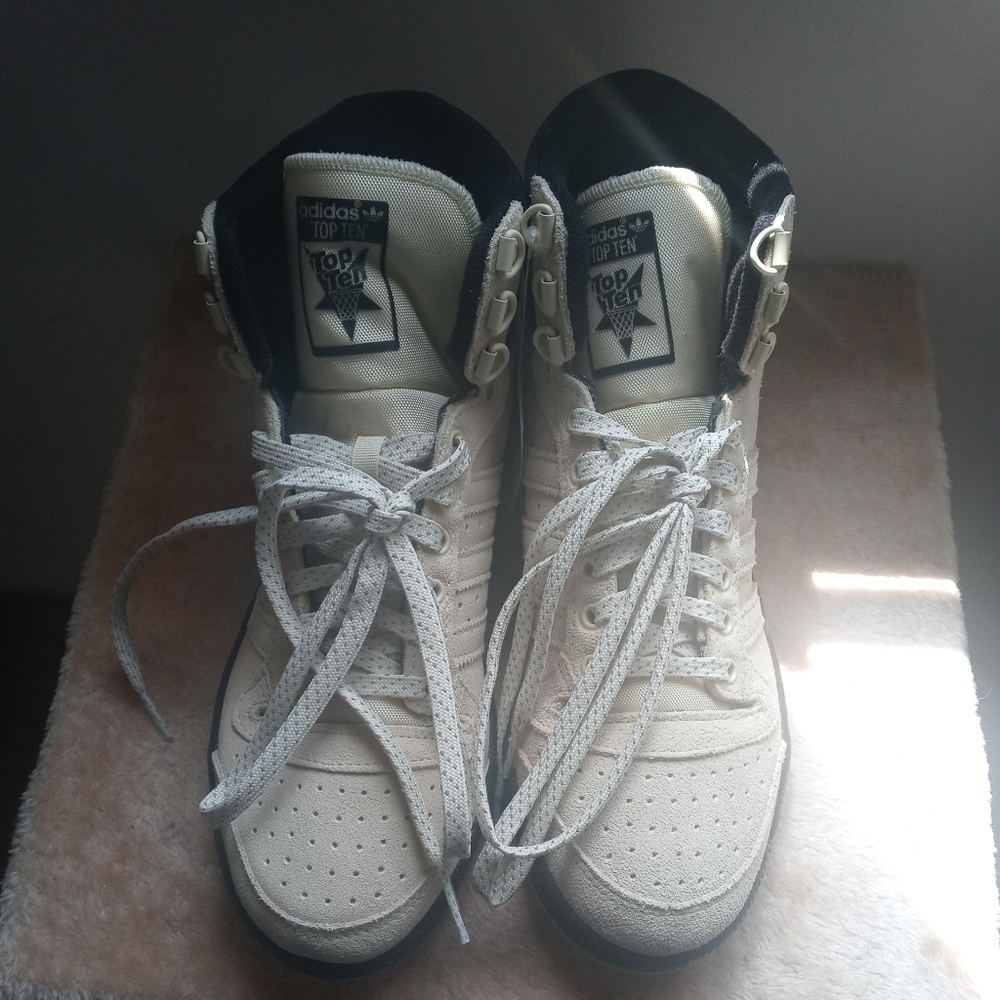 Men's Adidas sz 9